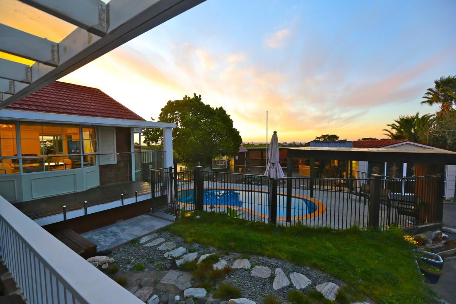 Holiday House In Totara Park โอ๊คแลนด์ ภายนอก รูปภาพ